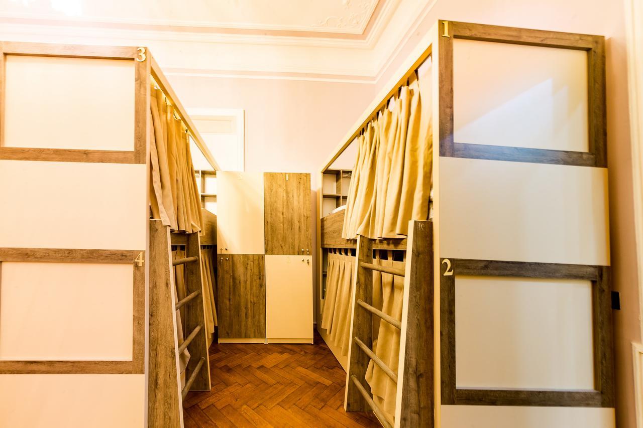 Khamsa Hostel Baky Esterno foto