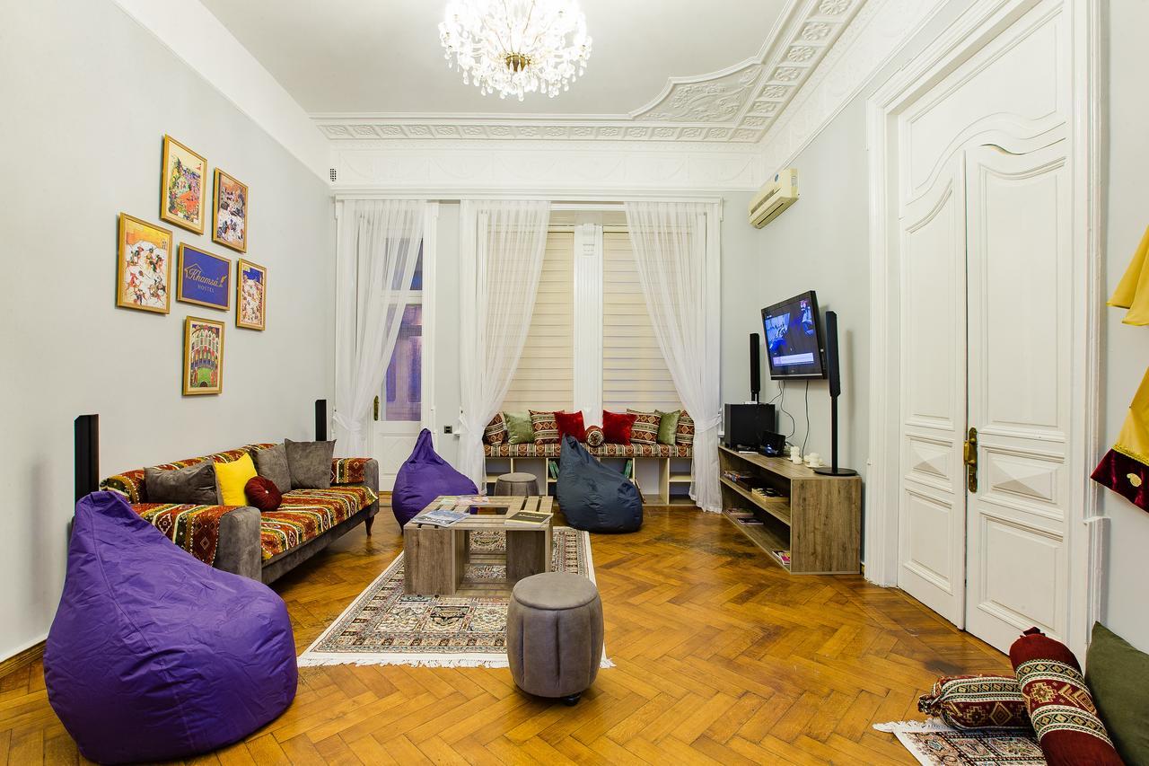 Khamsa Hostel Baky Esterno foto